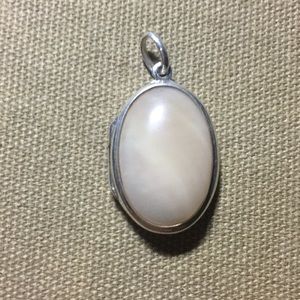 Thai sterling silver locket mother of pearl
